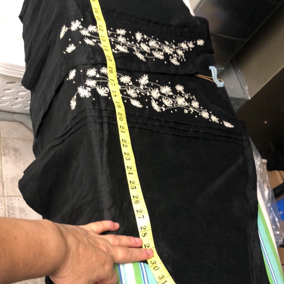 Estimate brand ladies oversized linen top with scalloped sleeves - Picture 4 of 11